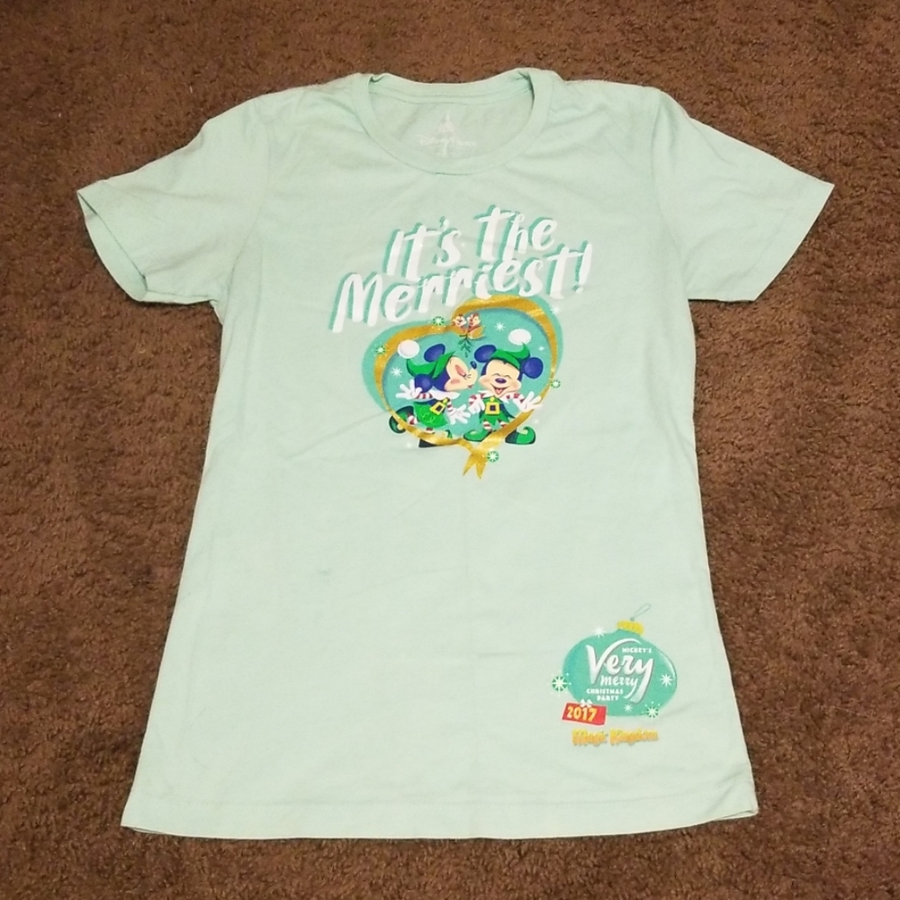 Disney Parks 2017 Very Merry Christmas Tee